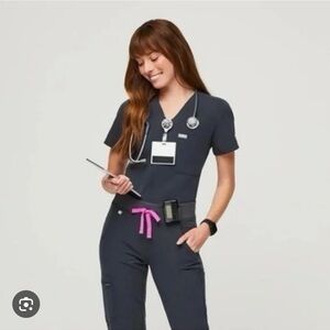 FIGS Catarina one pocket scrub top in XS, color Night Sky